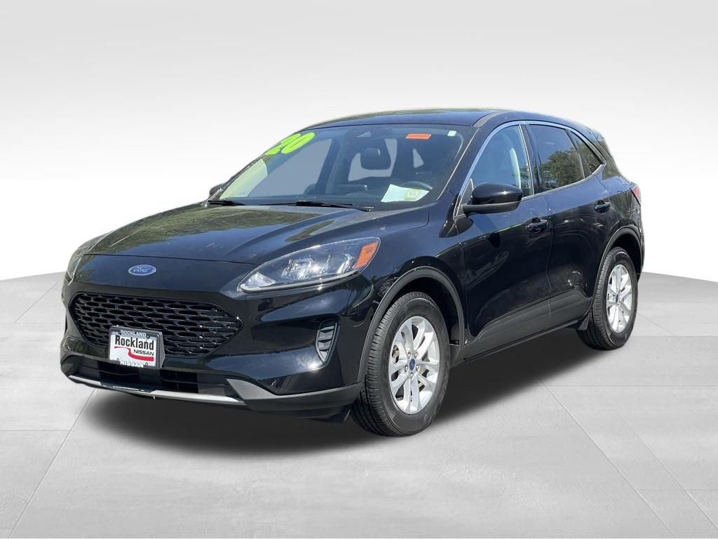 Used 2020 Ford Escape SE with VIN 1FMCU0G60LUC20095 for sale in Middletown, NY