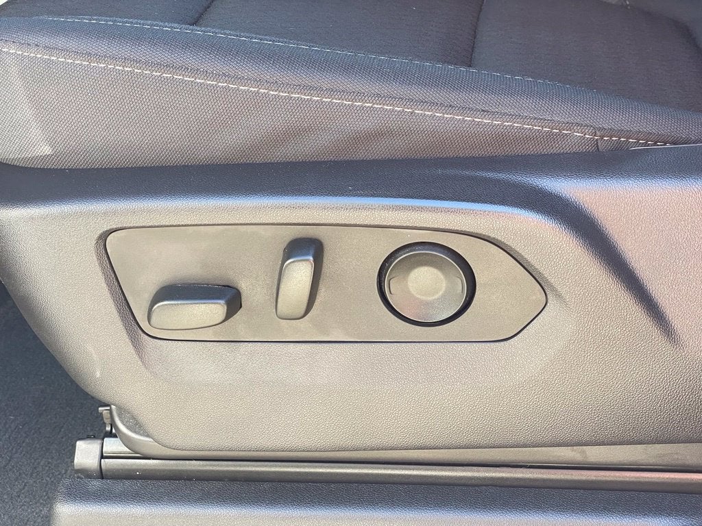 2023 Chevrolet Silverado 1500 LT LT1