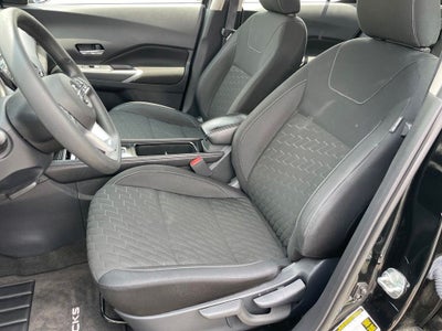 2022 Nissan Kicks SV