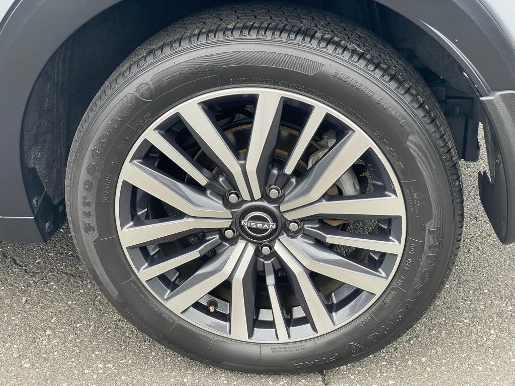 2023 Nissan Kicks SV Two-Tone Paint