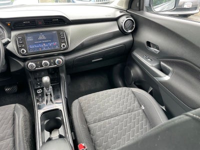 2023 Nissan Kicks SV Two-Tone Paint