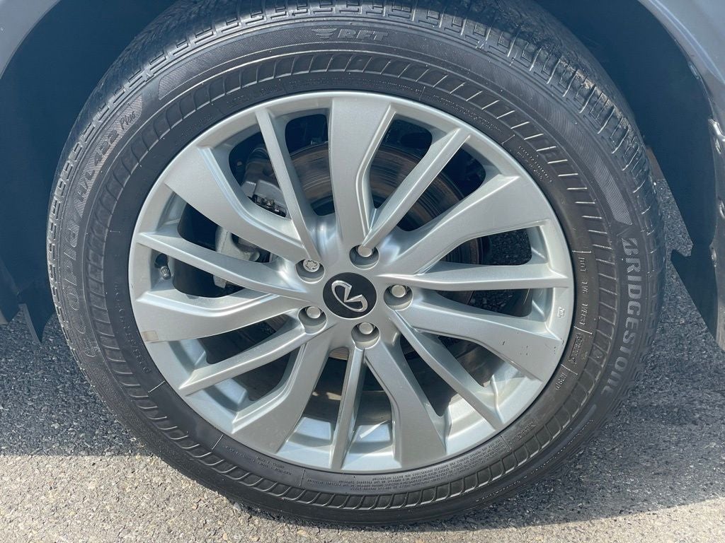 2023 INFINITI QX50 LUXE