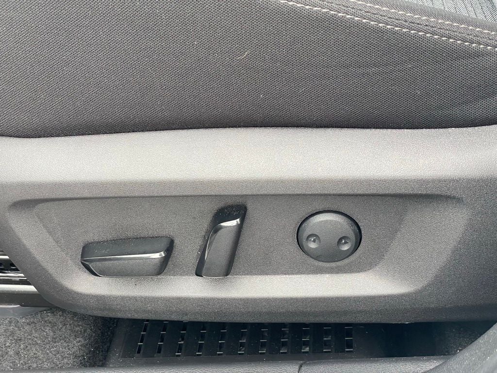 2023 Nissan Rogue SV Cloth Seating