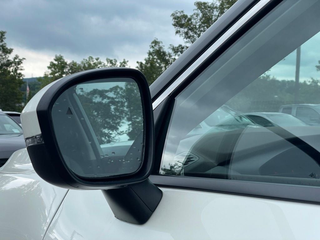 2023 Nissan Rogue SV Cloth Seating