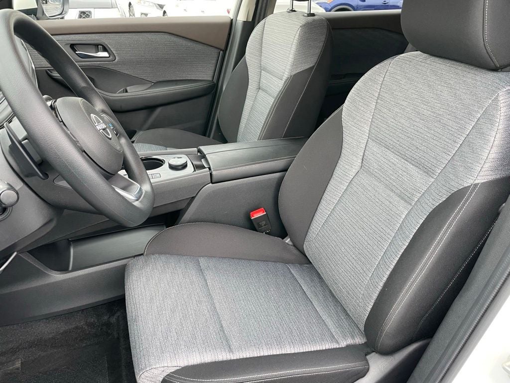 2023 Nissan Rogue SV Cloth Seating