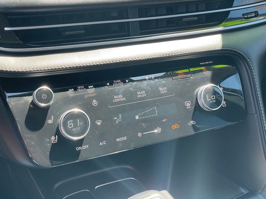 2023 INFINITI QX60 LUXE