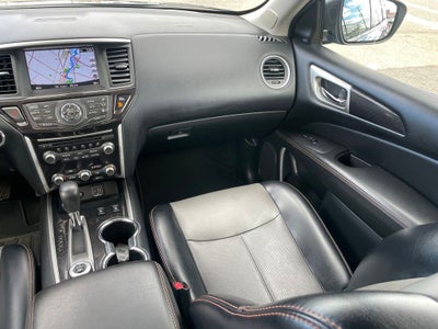 2020 Nissan Pathfinder SL