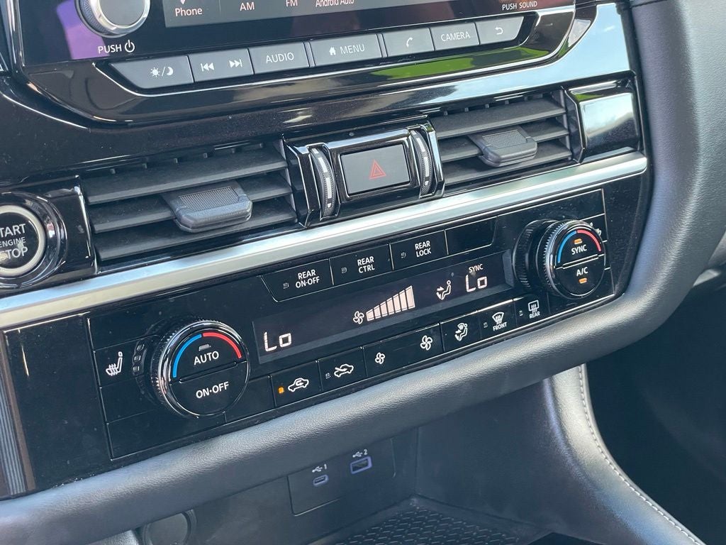 2024 Nissan Pathfinder SV
