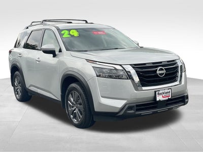 2024 Nissan Pathfinder SV