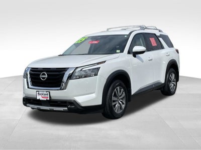 2025 Nissan Pathfinder SL