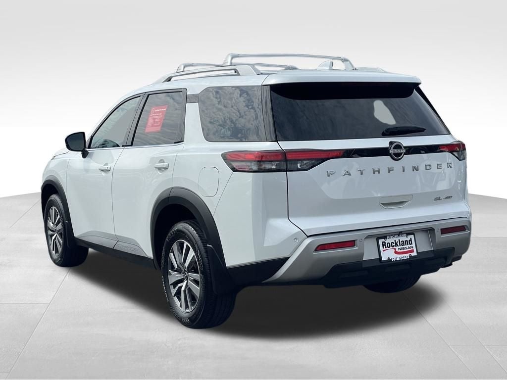 2025 Nissan Pathfinder SL