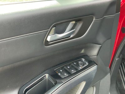 2023 Nissan Pathfinder SL Premium