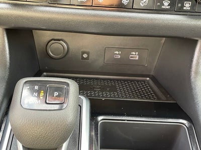 2023 Nissan Pathfinder SL Premium