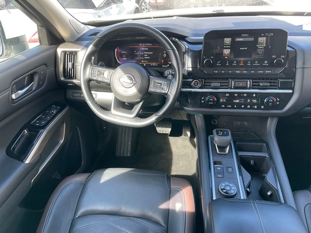 2023 Nissan Pathfinder Platinum