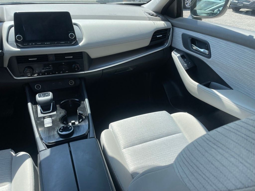 2023 Nissan Rogue SV with Cloth Seating