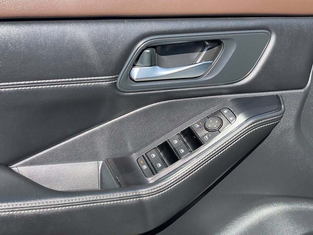 2023 Nissan Rogue SV Midnight Premium