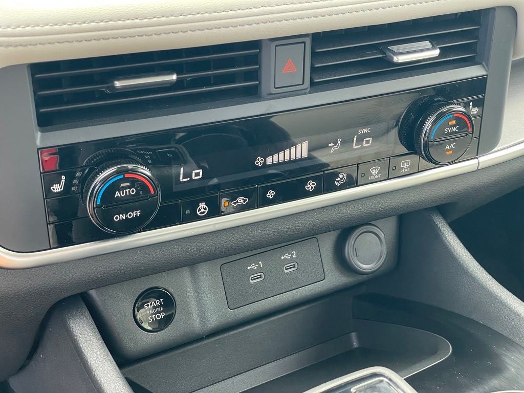 2026 Nissan Rogue SV Premium