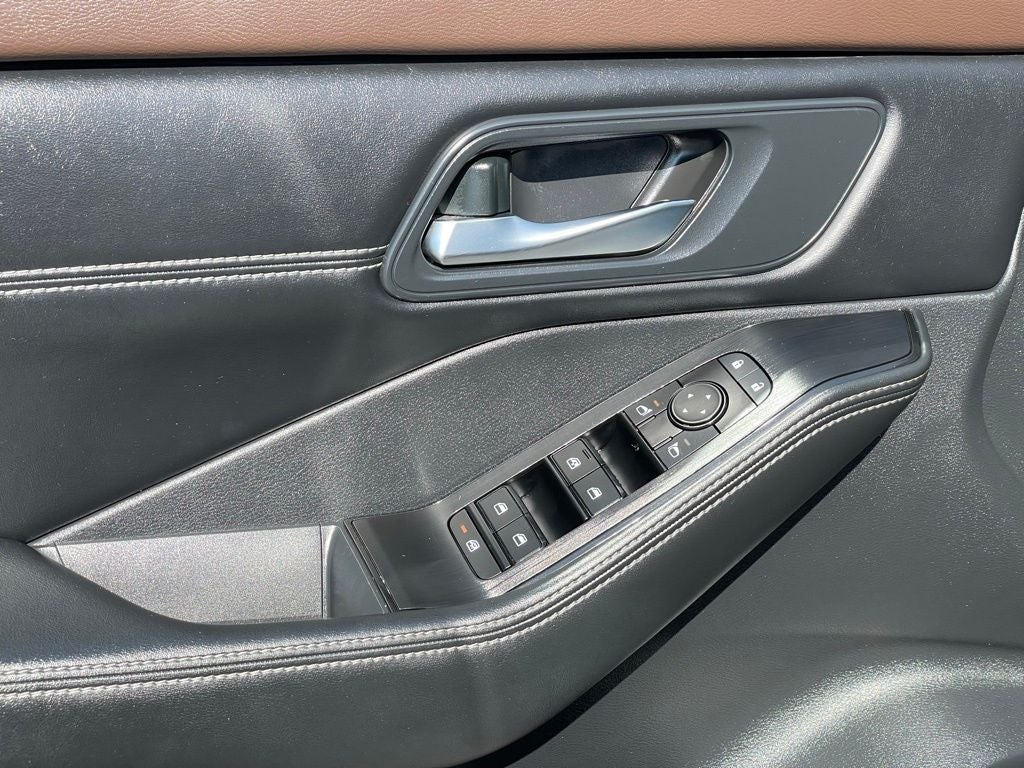 2023 Nissan Rogue SV Midnight Premium