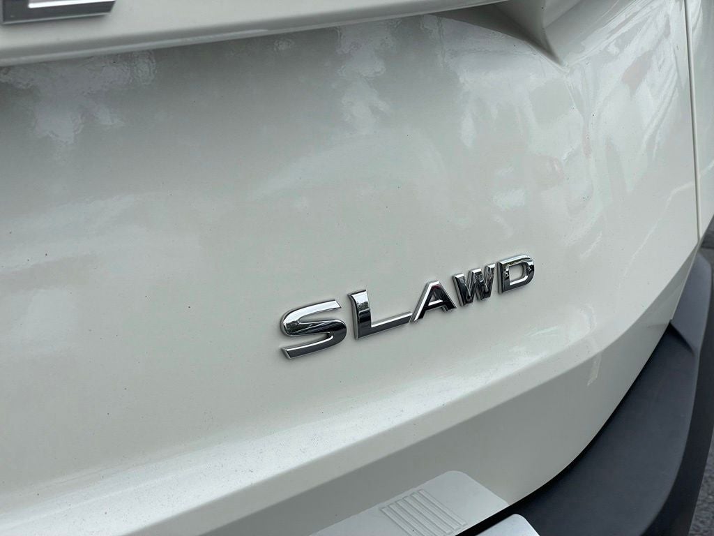 2023 Nissan Rogue SL Two-Tone