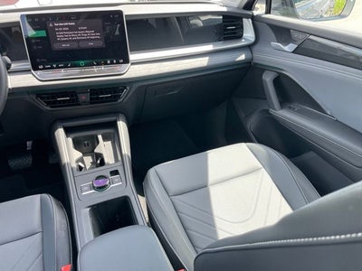2025 Volkswagen Tiguan 2.0T SE