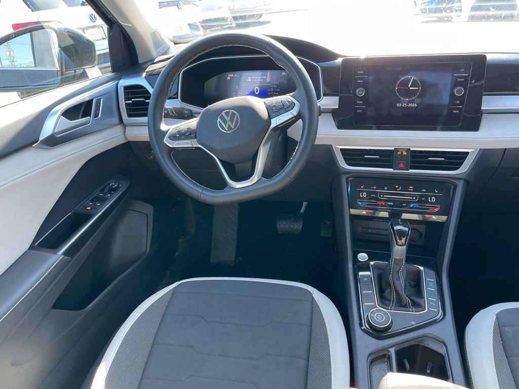 2025 Volkswagen Taos 1.5T SE