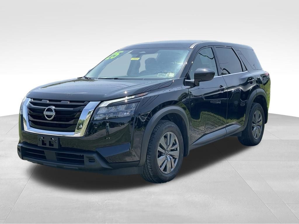 2025 Nissan Pathfinder S