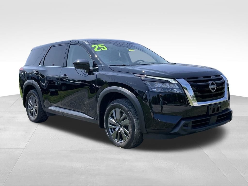 2025 Nissan Pathfinder S