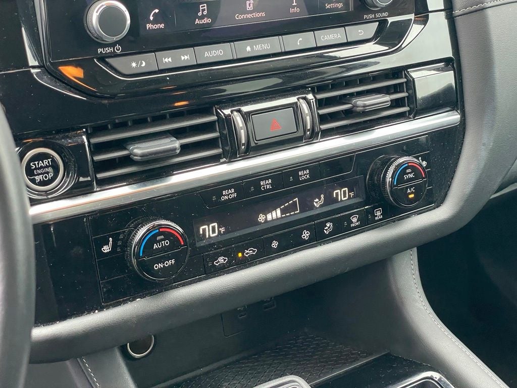 2024 Nissan Pathfinder SV