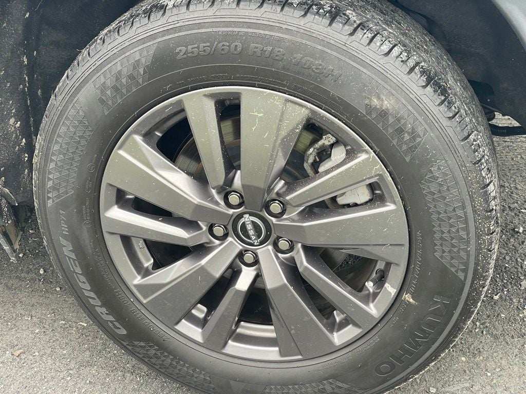 2024 Nissan Pathfinder SV