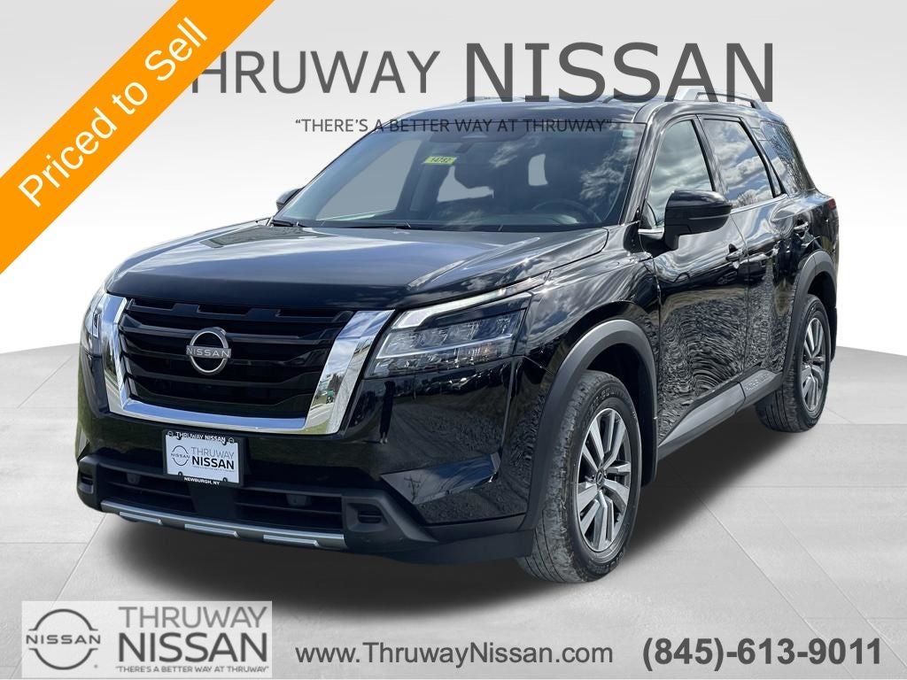 2022 Nissan Pathfinder SL