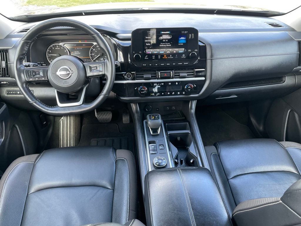 2022 Nissan Pathfinder SL