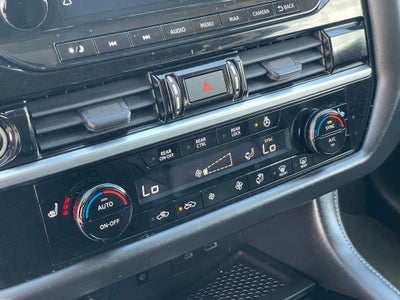 2022 Nissan Pathfinder SL