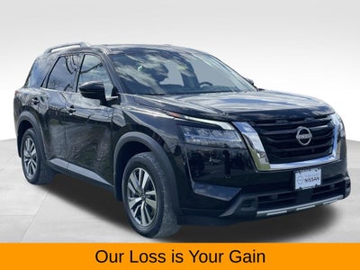 2022 Nissan Pathfinder SL
