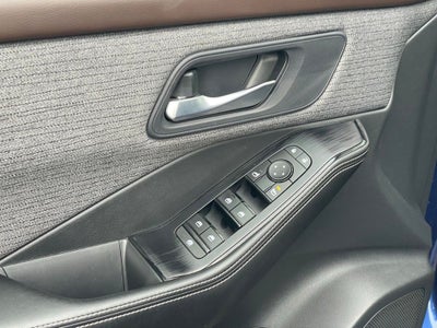 2023 Nissan Rogue SV Cloth Seating