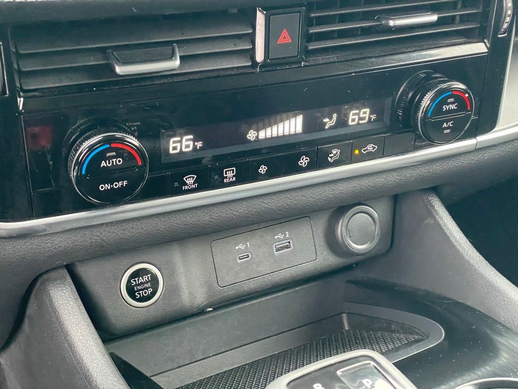 2023 Nissan Rogue SV Cloth Seating