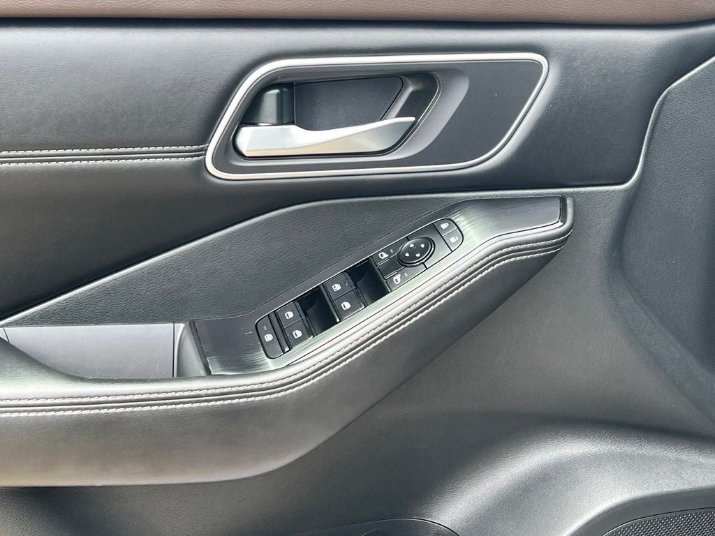 2023 Nissan Rogue SV premium