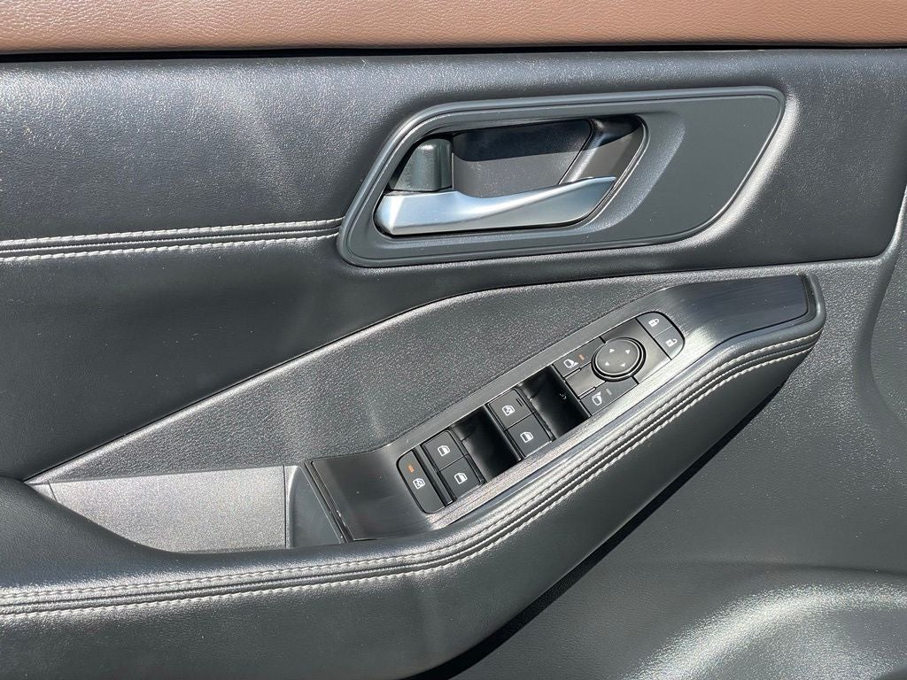 2023 Nissan Rogue SV Midnight Premium