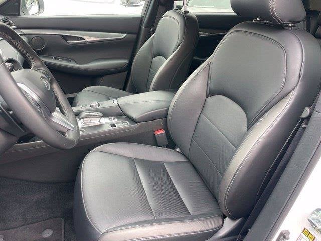2023 INFINITI QX50 LUXE AWD