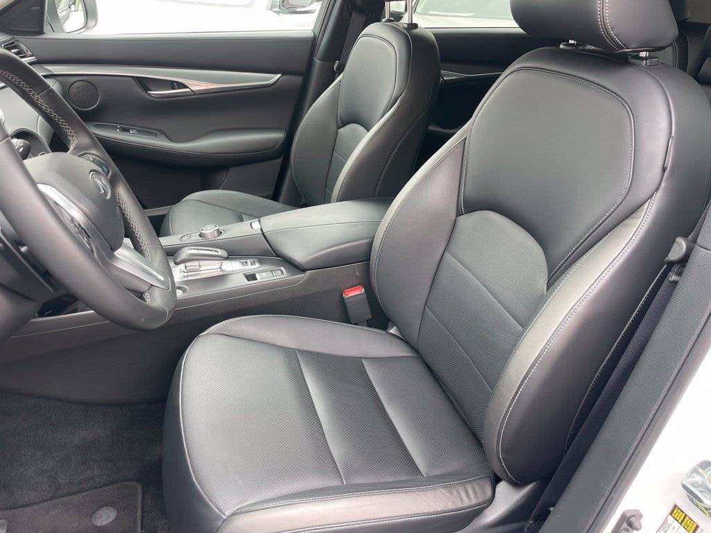 2023 INFINITI QX50 LUXE AWD