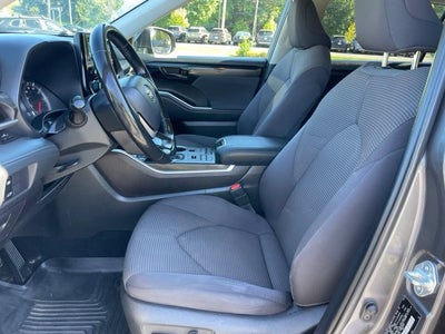 2022 Toyota Highlander LE