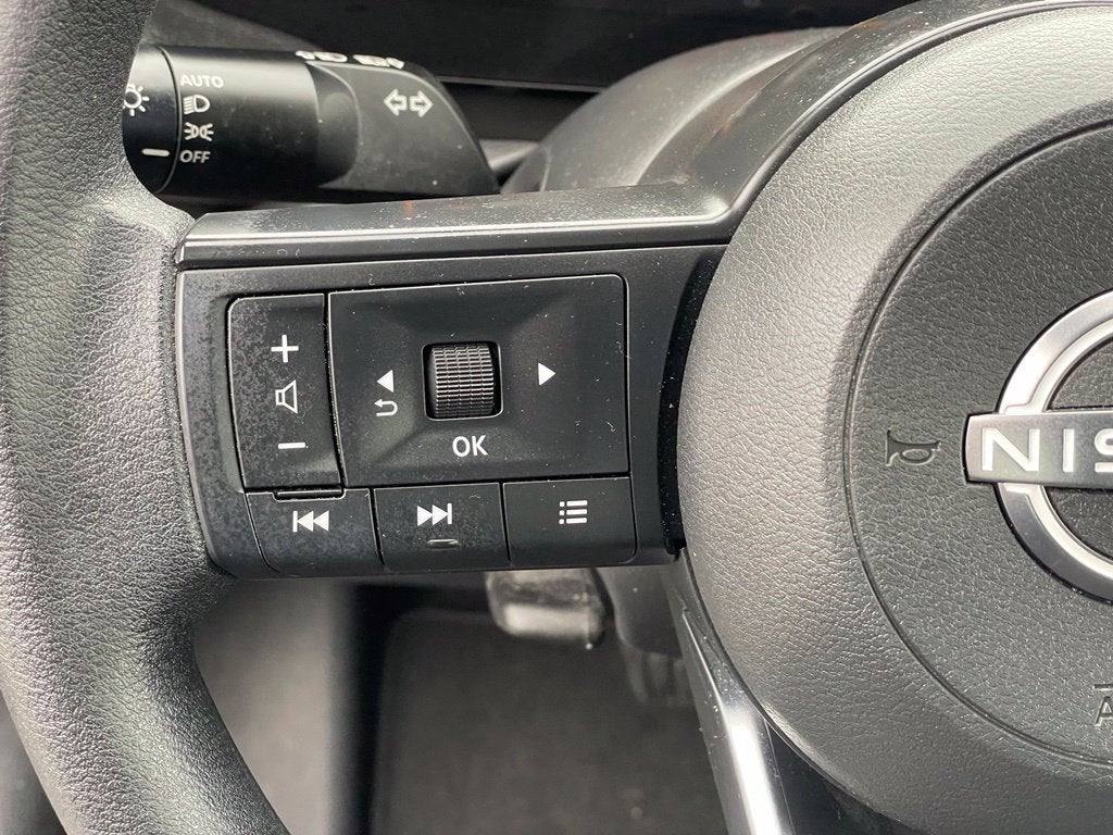 2025 Nissan Kicks S