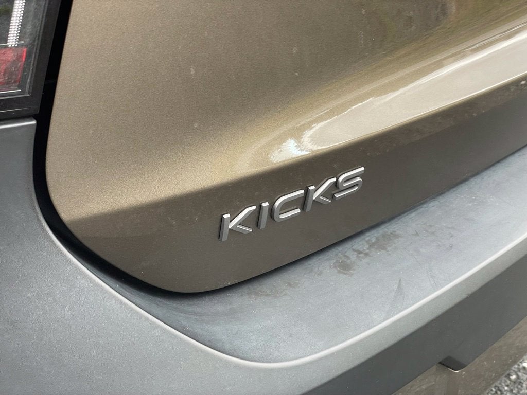 2025 Nissan Kicks S