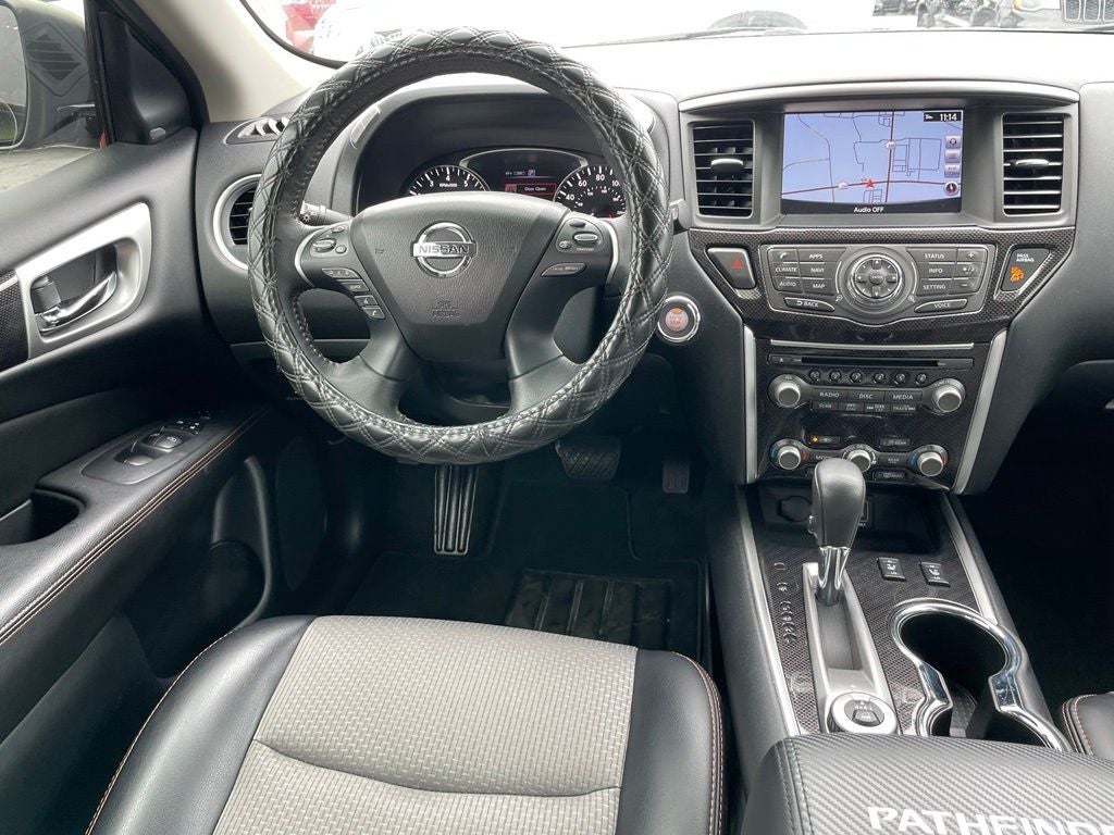 2019 Nissan Pathfinder SV